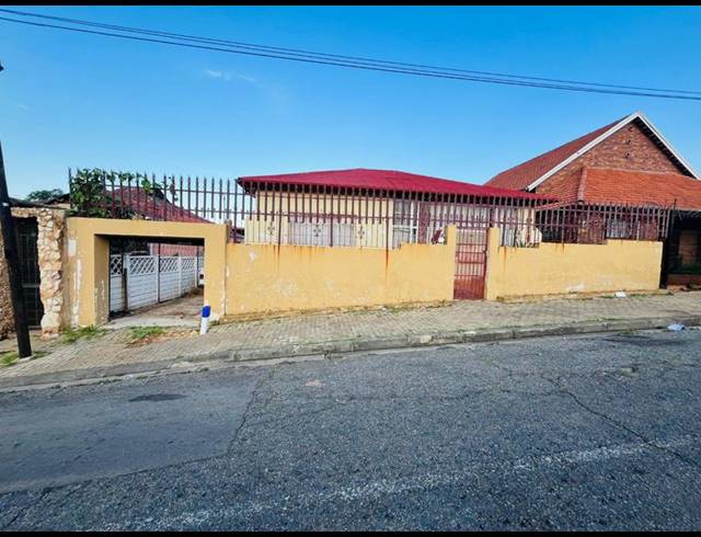 3 BEDROOM HOUSE FOR SALE IN KENSINGTON